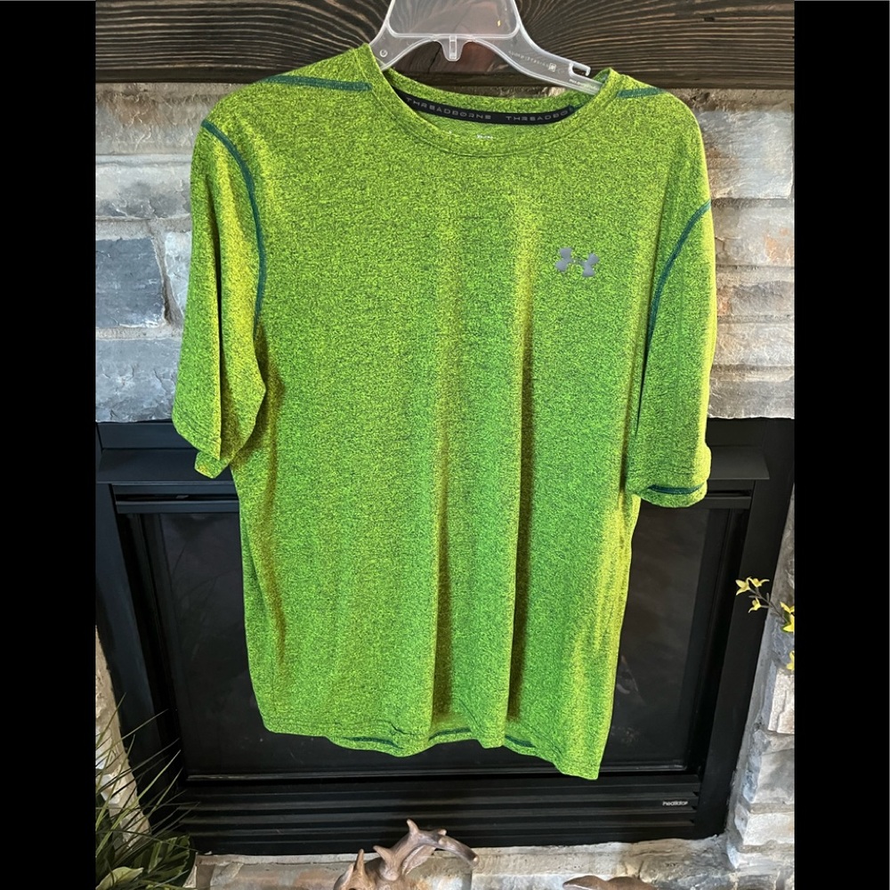 Mens Under Armour Tee size XL